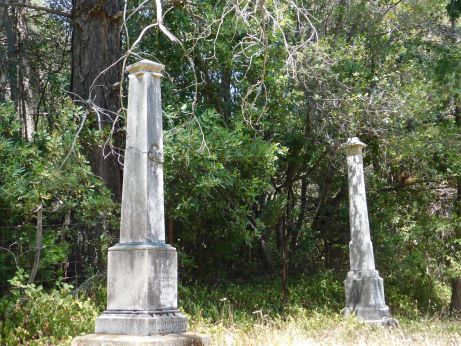 [Picture of Willoughby graves]